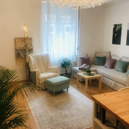 Design Studio Apartment *