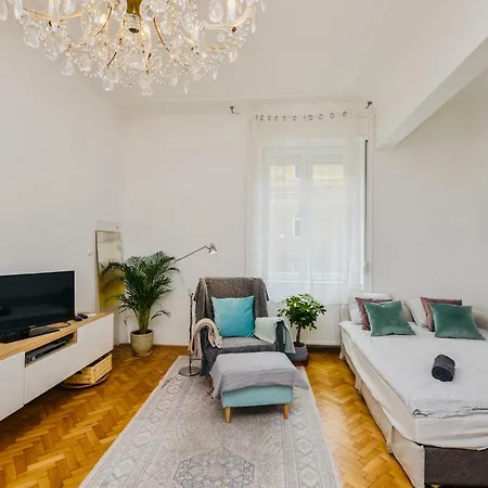Apartment Design Studio *