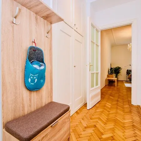 Apartment Design Studio *
